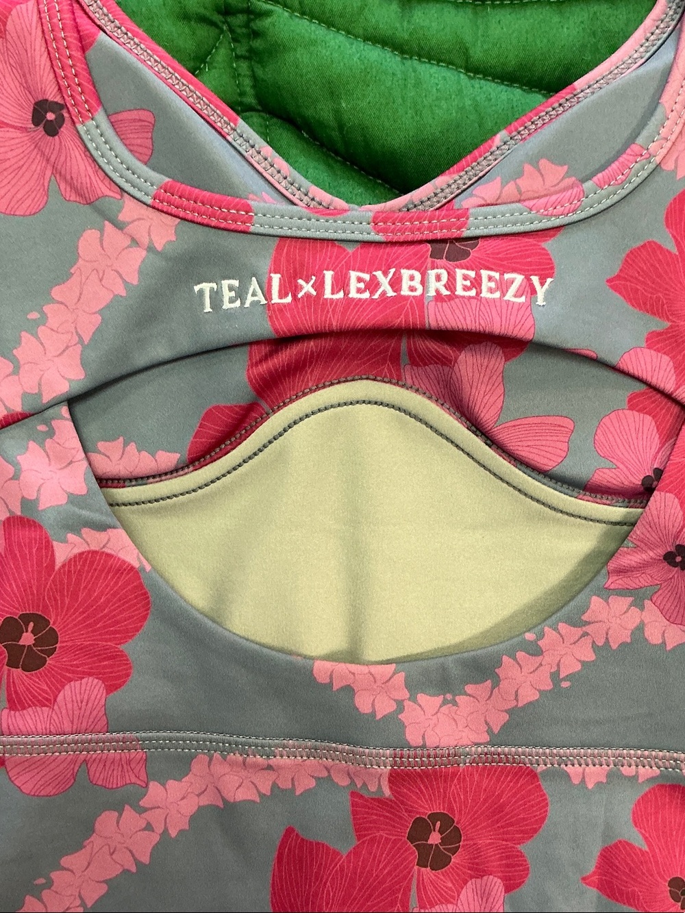 NWT Teal X Lexbreezy pua kala lei steel bodysuit. Size M. Color: grey/mauve - Picture 3 of 7